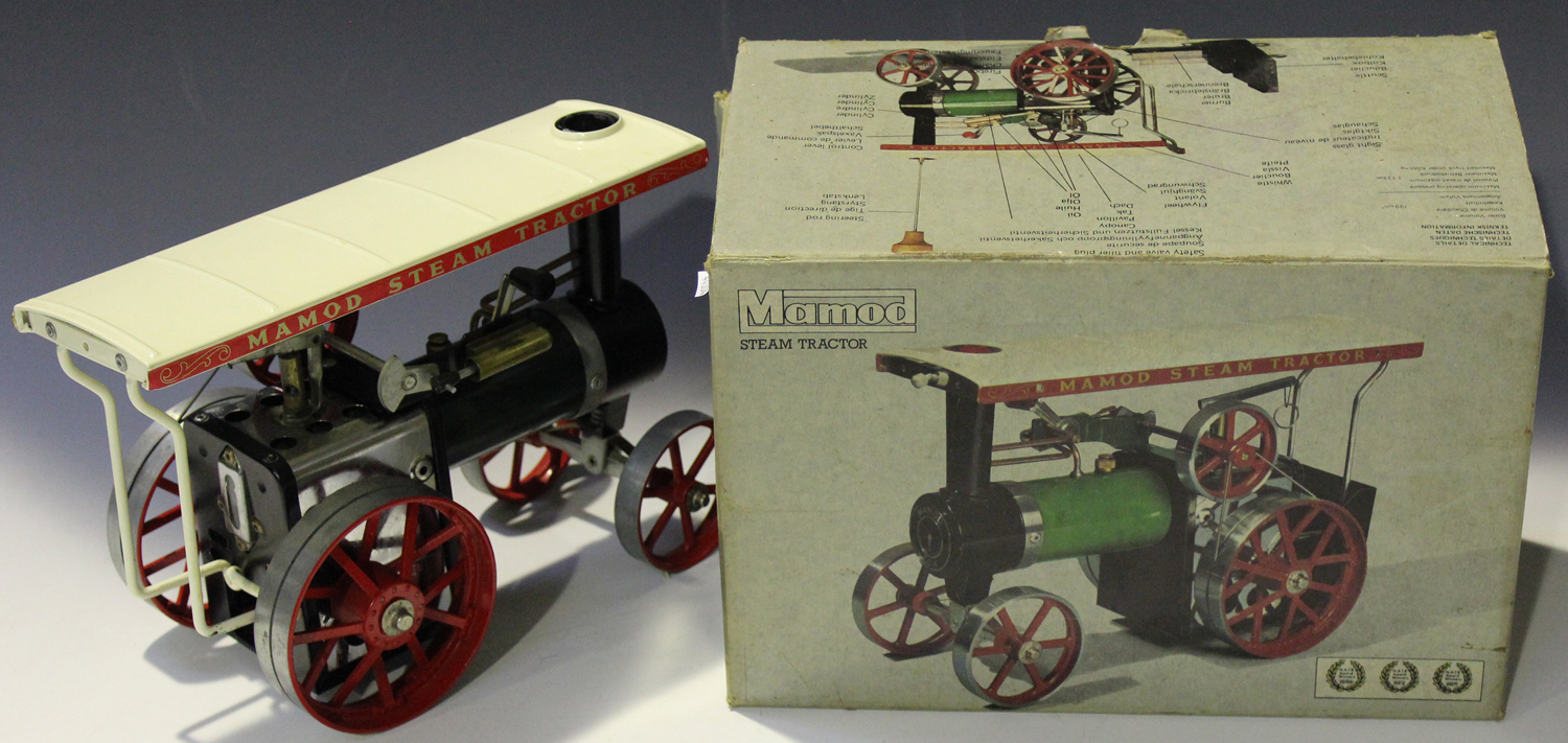 A Mamod steam tractor, boxed (some paint chips, box creased, torn and scuffed).Buyer’s Premium 29.4% - Image 2 of 3