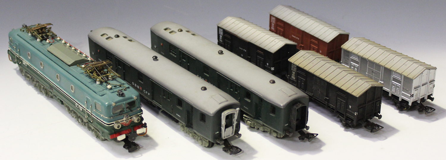 A collection of Pocher gauge HO railway items, including a No. 801 electric locomotive, finished