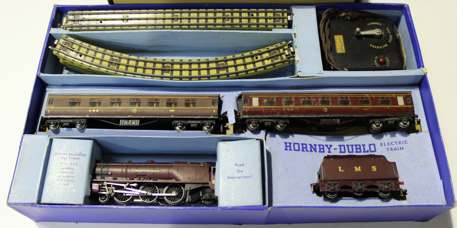 A Hornby Dublo three-rail EDP2 LMS Passenger Train Set, comprising 4-6-2 locomotive 'Duchess of - Image 2 of 3