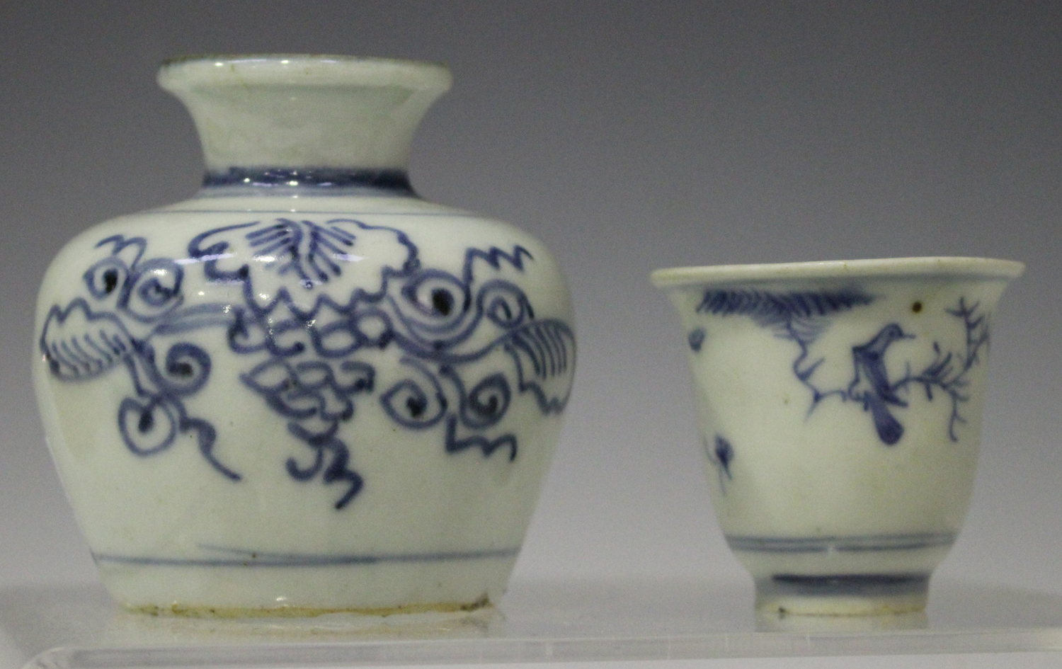A group of Chinese provincial blue and white porcelain wares, mostly 17th century, comprising five - Image 2 of 4