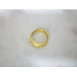 A 22ct gold wedding band