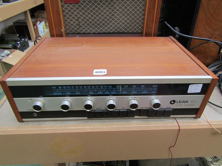 A Leak 1800 tuner amplifier