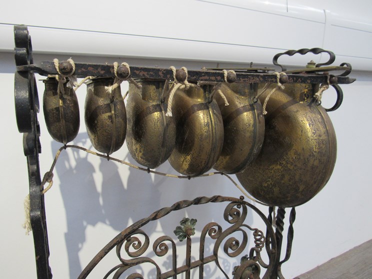 A 19th Century glockenspiel style instrument with metal keys over bells, - Image 2 of 2
