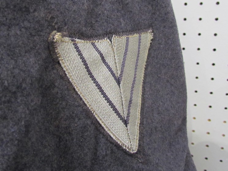 A Third Reich era German Luftwaffe blouse with Hauptgefreiter (Flak / Anti-Aircraft) insignia to - Image 3 of 7