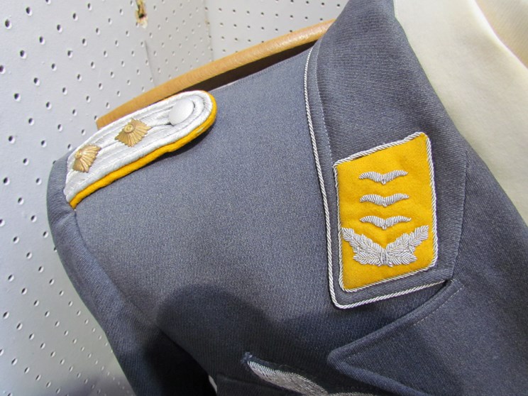 A German Luftwaffe design Captain's (Hauptmann) uniform. - Image 3 of 6