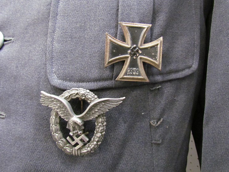 A German Luftwaffe design Captain's (Hauptmann) uniform. - Image 5 of 6