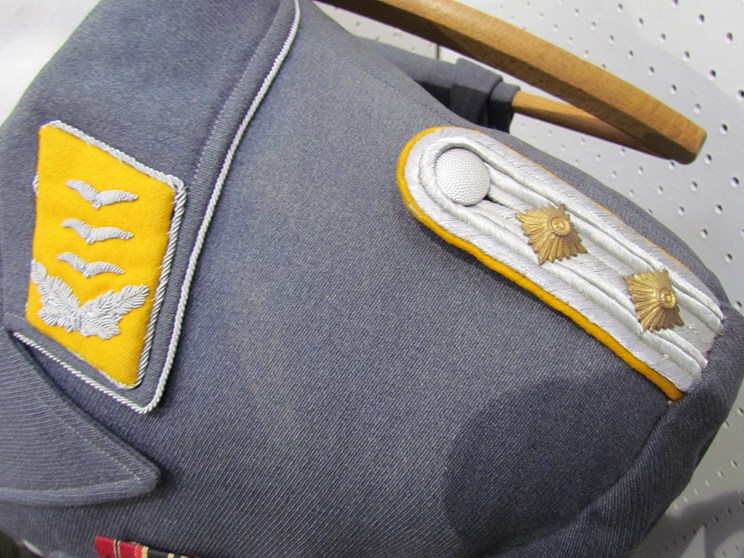 A German Luftwaffe design Captain's (Hauptmann) uniform. - Image 2 of 6