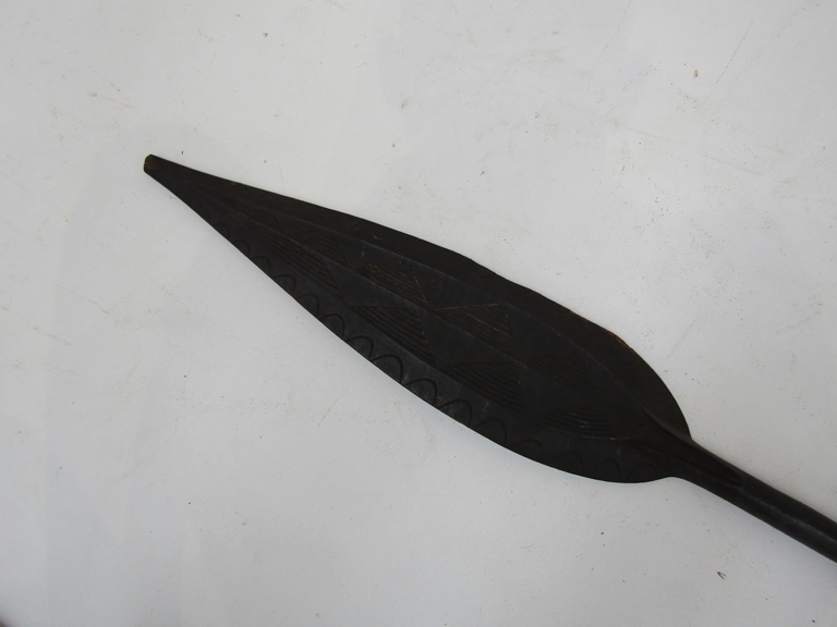 A 20th Century Polynesian paddle, - Image 2 of 3