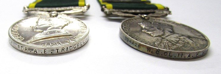 Two Efficiency Medals with Territorial bars: George V named to 724426 W.O. CL.II. A.E. HOWARD. R.A. - Image 2 of 3