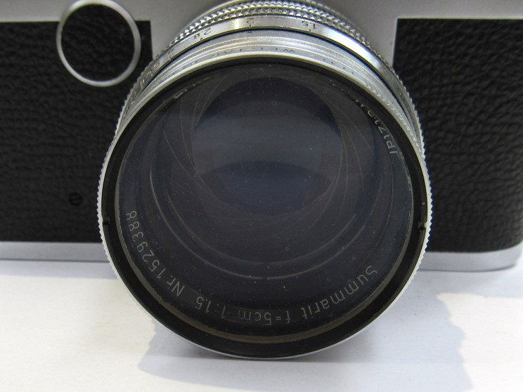 A Leica IIf rangefinder camera circa 1956, chrome, serial number 821472, - Image 2 of 3