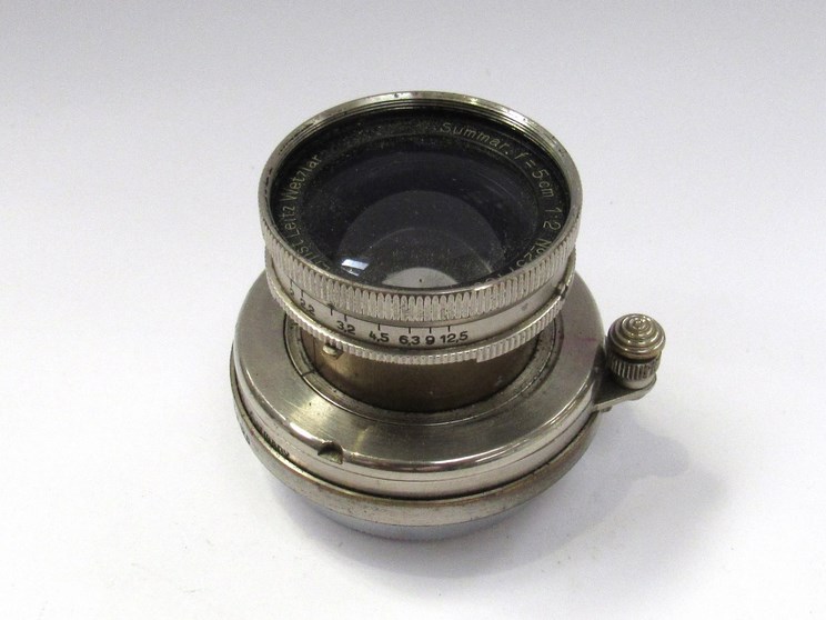 A Leitz Wetzlar Summar 50mm 1:2 lens, serial number 257163, dating to 1935.