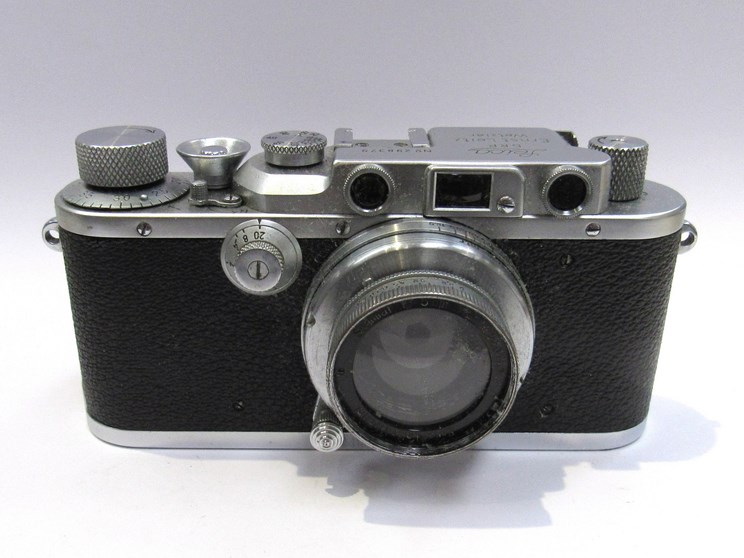 A Leica IIIa rangefinder camera circa 1938, chrome, serial number 298379,