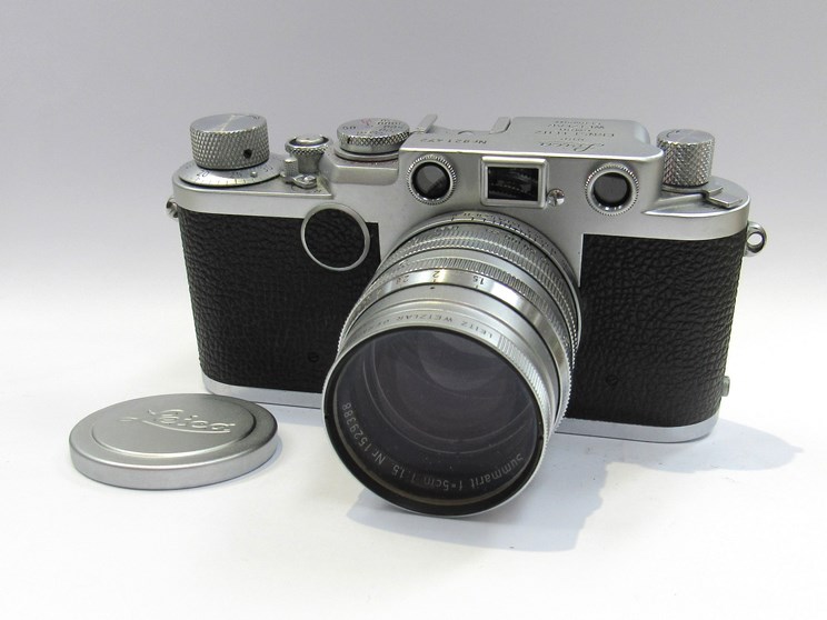 A Leica IIf rangefinder camera circa 1956, chrome, serial number 821472,