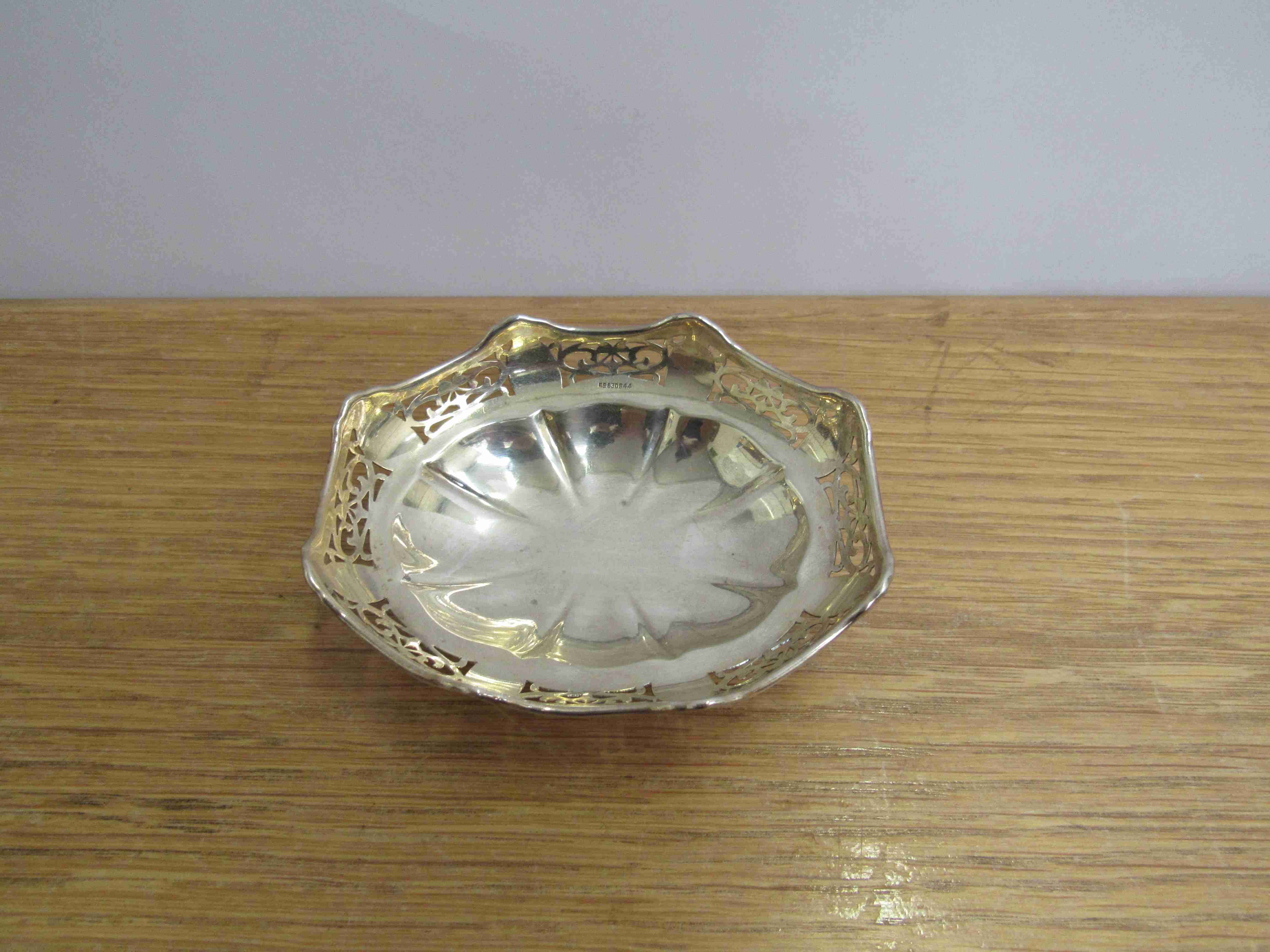 A James Dixon & Sons silver bon bon dish, Sheffield 1930, 11cm long, - Image 2 of 3