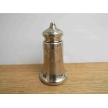 A Griffiths & Singleton silver sugar castor, Birmingham 1907 (dented),