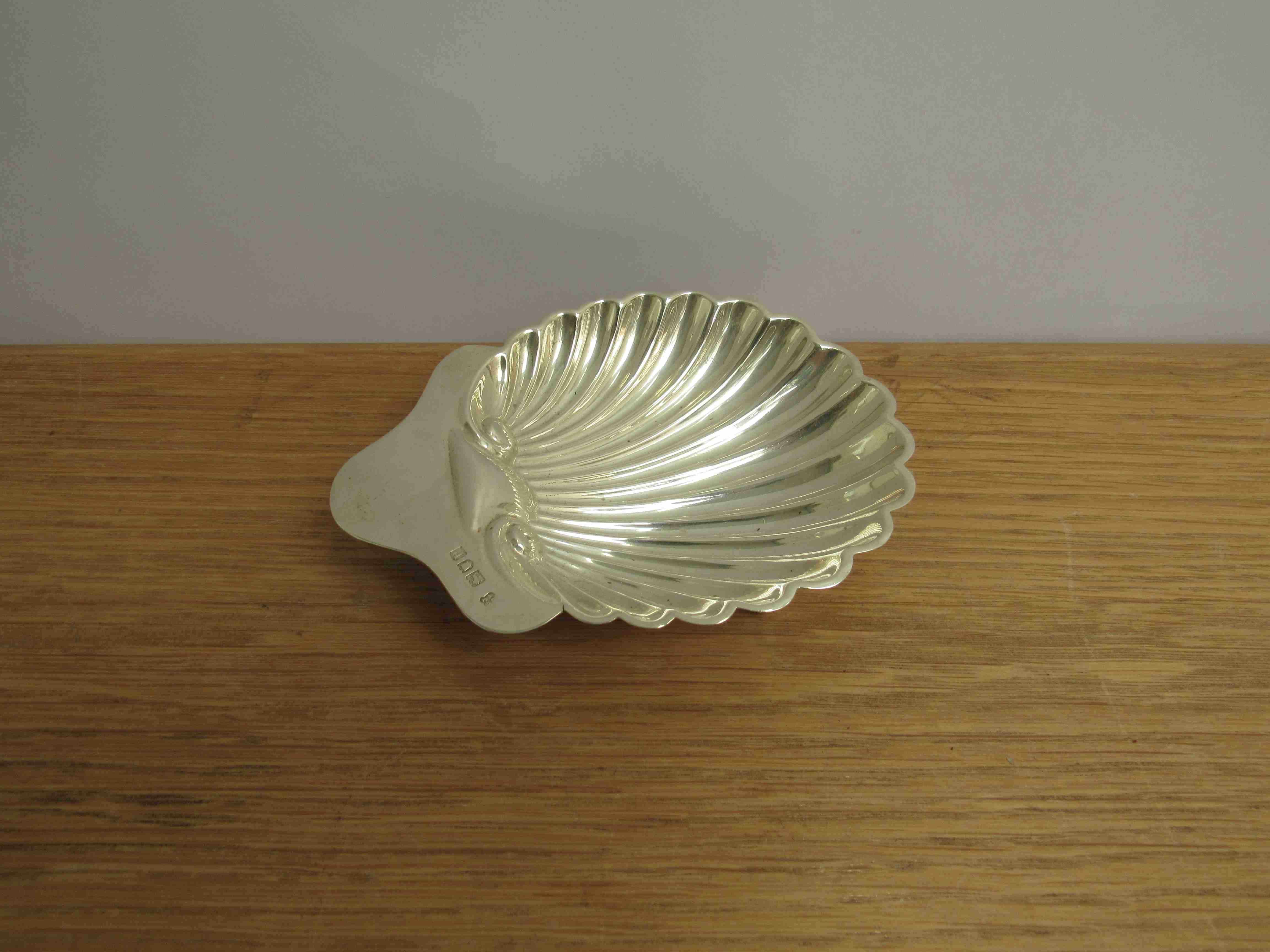 A Josiah Williams & Co (George Maudsley Jackson & David Landsborough Fullerton) silver shell-form