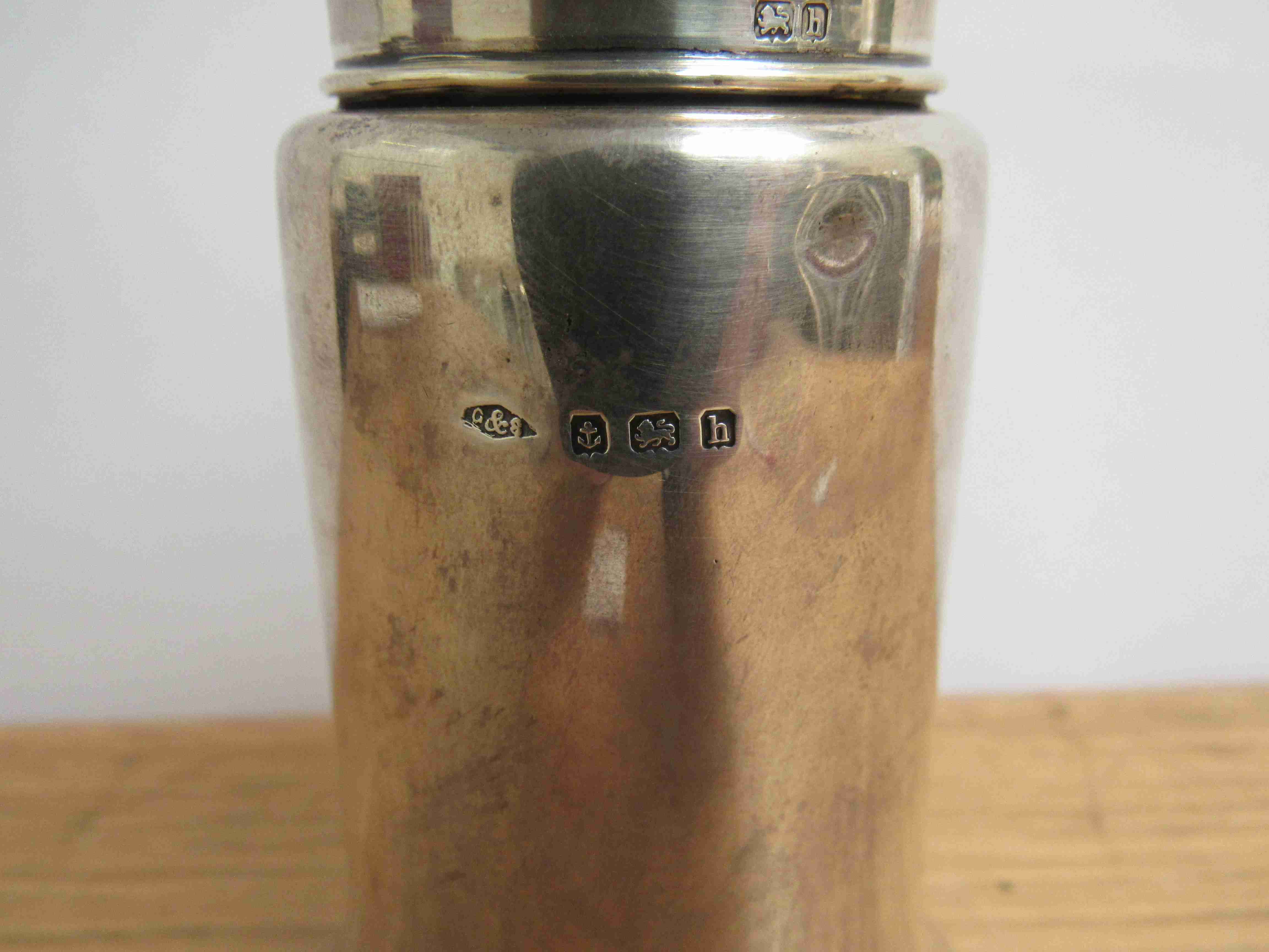 A Griffiths & Singleton silver sugar castor, Birmingham 1907 (dented), - Image 2 of 2