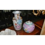 2 Chinese vases,