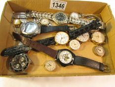 A tray of gent's watches for spare or repair.