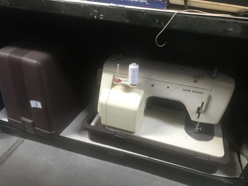 A cased New Home sewing machine - Image 2 of 2