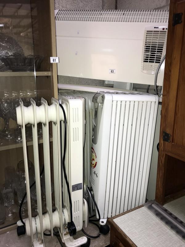 A 3 electric bar heater & 3 electric oil radiators