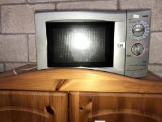 A Sanyo 800W microwave