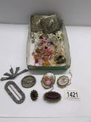 A mixed lot of jewellery etc.