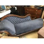 A good Victorian chaise longue.