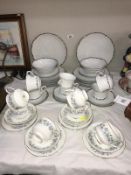 A Majesty dinner set & a Royal Standard tea set