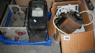 4 items of electrical test equipment - Elliott Transistor curve tracer, capacitor control relay,