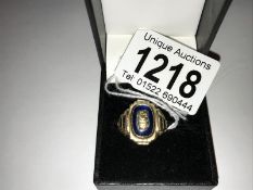 A 10ct/10g Gold enamelled U.S.A college ring, size Q.