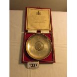 A cased limited edition (136/300) Elizabeth II silver jubilee dish inset with nickel silver