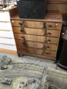 A chest with 5 lockable drawers (no keys)