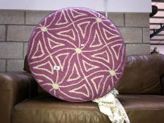 An Amy Kent designer bespoke rugs pouffe with cloth storage bag (round with pink design) new never