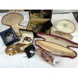 A quantity of costume jewellery including cased necklaces & compacts etc.