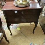 A 3 drawer mahogany cased canteen of cutlery.