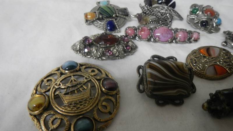 A mixed lot of brooches including Scottish. - Image 4 of 4