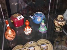 6 items of oriental porcelain.