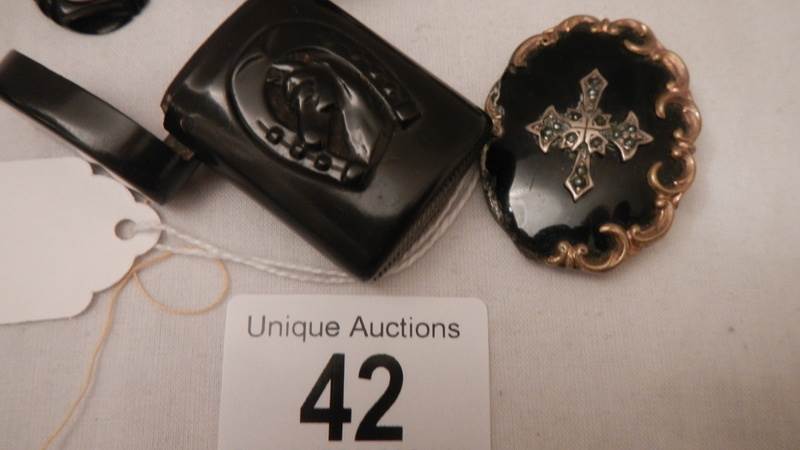 A collection of mourning jewellery including earrings, brooch, - Image 3 of 4