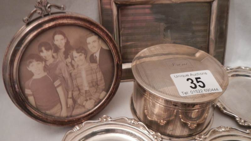 3 silver (800) dishes and 3 unmarked white metal dishes. - Image 5 of 6