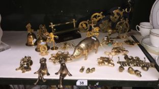 A quantity of brass items including horse brasses