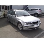 A BMW 316i SE touring estate 1.