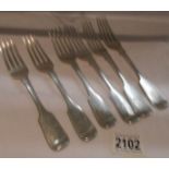 6 silver forks, approximately 340 grams.