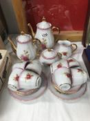 A Czechoslovakian tea set (22 pieces)