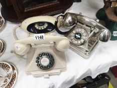 3 vintage style telephones