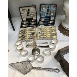 4 vintage boxed sets of spoons and other silver plated items