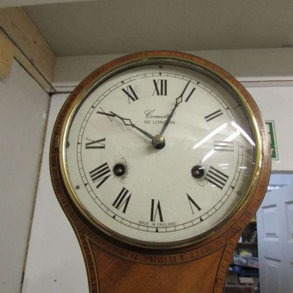 A Comitti of London mahogany mantel clock with key. - Image 2 of 2