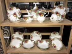 20 pieces of Royal Albert Old Country Roses tableware