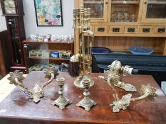 A quantity of mid 20th Century brassware including candlesticks,