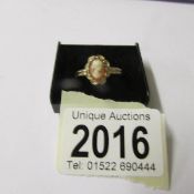 A 9ct gold cameo ring.